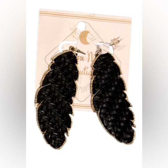 Icon Black Feather Earrings 9$
